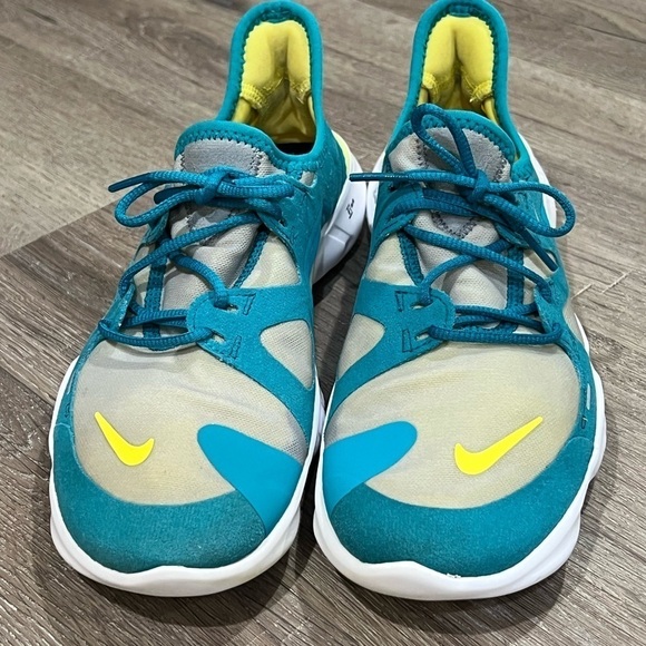 Women’s Nike Free 7.5 6MM Running Training Shoe Blue Pink Yellow EUC - Picture 2 of 9